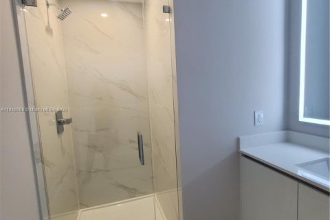 Condo in Miami, Florida, 3 bedrooms № 1957535 - photo 19