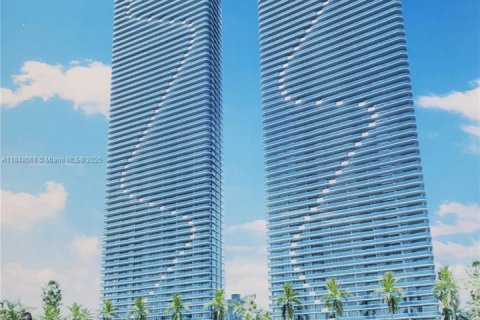 Condo in Miami, Florida, 3 bedrooms № 1957535 - photo 1