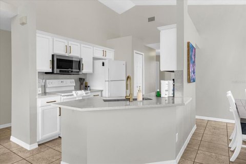 House in Davenport, Florida 4 bedrooms, 148.27 sq.m. № 1690732 - photo 5