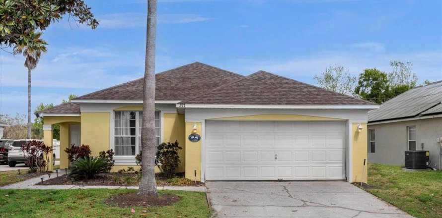 House in Davenport, Florida 4 bedrooms, 148.27 sq.m. № 1690732