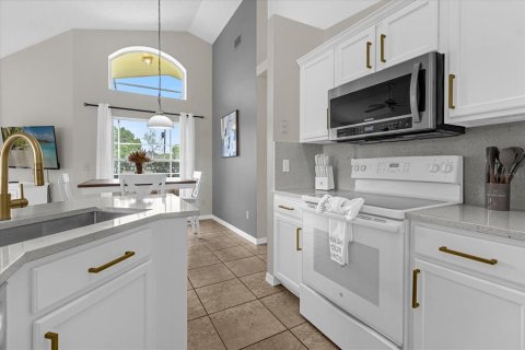 House in Davenport, Florida 4 bedrooms, 148.27 sq.m. № 1690732 - photo 6