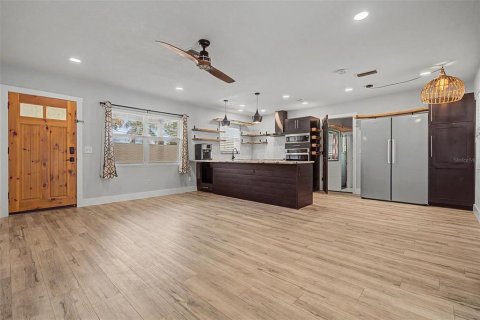 Купить виллу или дом в Клируотер, Флорида 6 комнат, 112.32м2, № 2354939 - фото 7