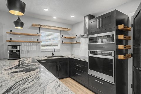 Купить виллу или дом в Клируотер, Флорида 6 комнат, 112.32м2, № 2354939 - фото 6