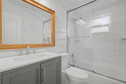 Купить виллу или дом в Клируотер, Флорида 6 комнат, 112.32м2, № 2354939 - фото 9
