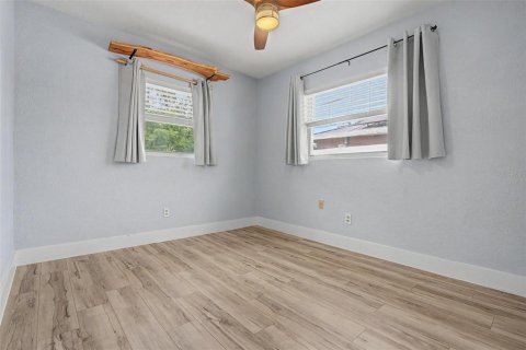 Купить виллу или дом в Клируотер, Флорида 6 комнат, 112.32м2, № 2354939 - фото 10