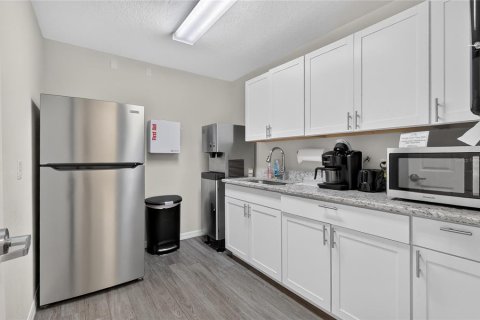 Immobilier commercial à vendre à Auburndale, Floride: 633.78 m2 № 2134064 - photo 18