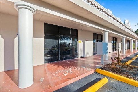 Immobilier commercial à louer à Leesburg, Floride: 98.85 m2 № 2430783 - photo 16