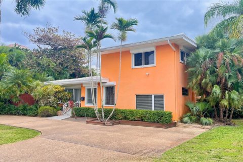 House in Fort Lauderdale, Florida 3 bedrooms, 180.14 sq.m. № 2083581 - photo 2
