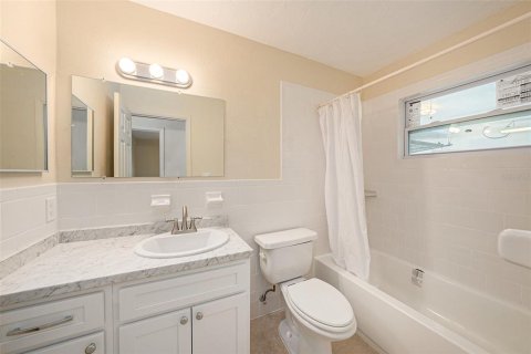 Duplex in Largo, Florida 4 bedrooms, 151.62 sq.m. № 1774027 - photo 14