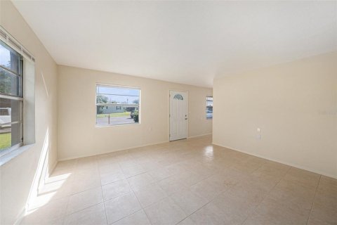 Duplex in Largo, Florida 4 bedrooms, 151.62 sq.m. № 1774027 - photo 17