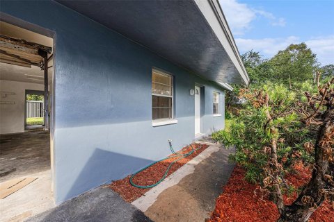 Duplex in Largo, Florida 4 bedrooms, 151.62 sq.m. № 1774027 - photo 3