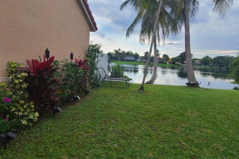 Casa en venta en Pembroke Pines, Florida, 3 dormitorios, 157.56 m2 № 2281290 - foto 7