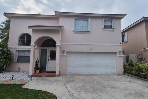 Casa en venta en Pembroke Pines, Florida, 3 dormitorios, 157.56 m2 № 2281290 - foto 2