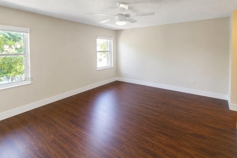 Casa en venta en Pembroke Pines, Florida, 3 dormitorios, 157.56 m2 № 2281290 - foto 22