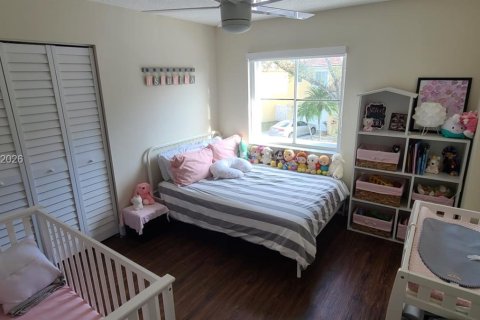 Casa en venta en Pembroke Pines, Florida, 3 dormitorios, 157.56 m2 № 2281290 - foto 11