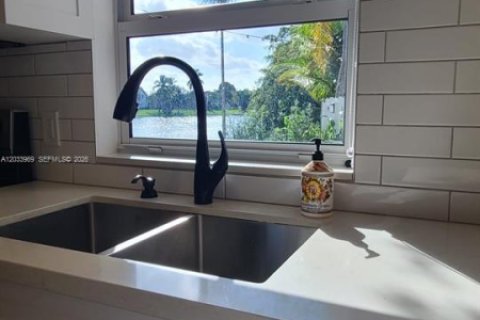 Casa en venta en Pembroke Pines, Florida, 3 dormitorios, 157.56 m2 № 2281290 - foto 29