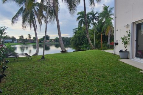 Casa en venta en Pembroke Pines, Florida, 3 dormitorios, 157.56 m2 № 2281290 - foto 16