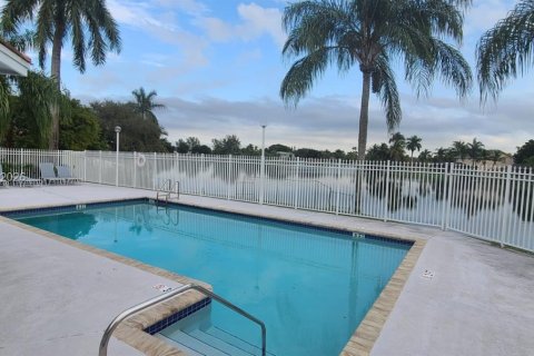 Casa en venta en Pembroke Pines, Florida, 3 dormitorios, 157.56 m2 № 2281290 - foto 6