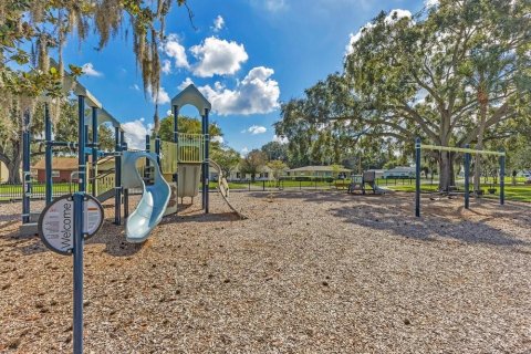 Villa ou maison à vendre à Lakeland, Floride: 2 chambres, 126.16 m2 № 2426033 - photo 25