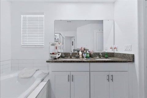 Villa ou maison à vendre à Zephyrhills, Floride: 4 chambres, 192.59 m2 № 2408954 - photo 24
