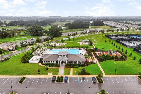 Villa ou maison à vendre à Zephyrhills, Floride: 4 chambres, 192.59 m2 № 2408954 - photo 5