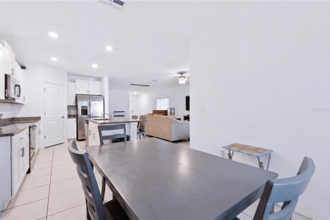 Villa ou maison à vendre à Zephyrhills, Floride: 4 chambres, 192.59 m2 № 2408954 - photo 12