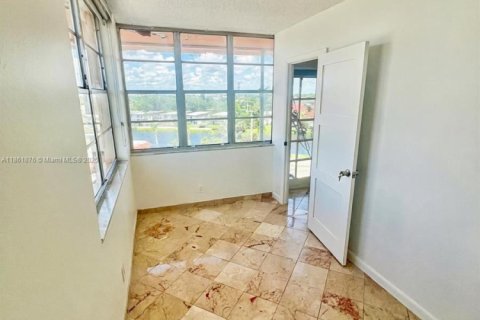 Снять в аренду кондоминиум в Норт-Майами-Бич, Флорида 2 спальни, 103.31м2, № 2013913 - фото 8