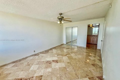 Снять в аренду кондоминиум в Норт-Майами-Бич, Флорида 2 спальни, 103.31м2, № 2013913 - фото 13