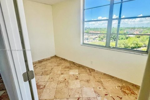 Снять в аренду кондоминиум в Норт-Майами-Бич, Флорида 2 спальни, 103.31м2, № 2013913 - фото 7