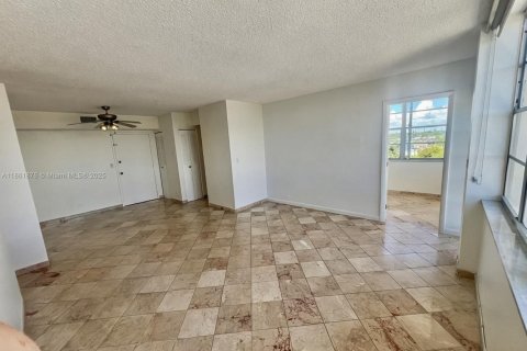 Снять в аренду кондоминиум в Норт-Майами-Бич, Флорида 2 спальни, 103.31м2, № 2013913 - фото 5