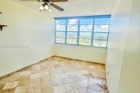 Снять в аренду кондоминиум в Норт-Майами-Бич, Флорида 2 спальни, 103.31м2, № 2013913 - фото 10