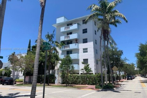 Condo in Miami Beach, Florida, 1 bedroom  № 2240874