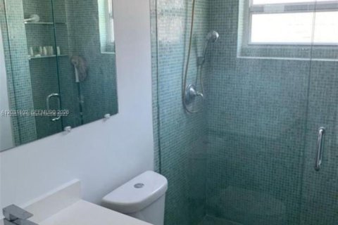 Condo in Miami Beach, Florida, 1 bedroom № 2240874 - photo 8