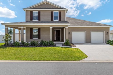 House in Ocala, Florida 5 bedrooms, 319.96 sq.m. № 2110084
