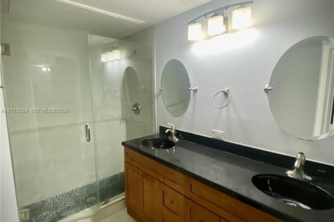 Copropriété à louer à Sunrise, Floride: 2 chambres, 96.06 m2 № 2434354 - photo 9