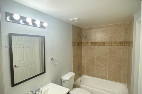 Copropriété à louer à Sunrise, Floride: 2 chambres, 96.06 m2 № 2434354 - photo 4