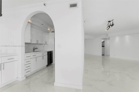 Condo in Aventura, Florida, 2 bedrooms  № 1863038 - photo 3