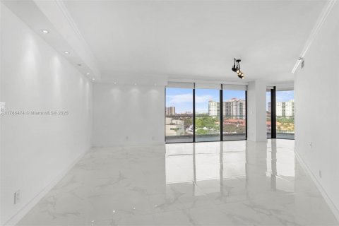Condo in Aventura, Florida, 2 bedrooms  № 1863038 - photo 7