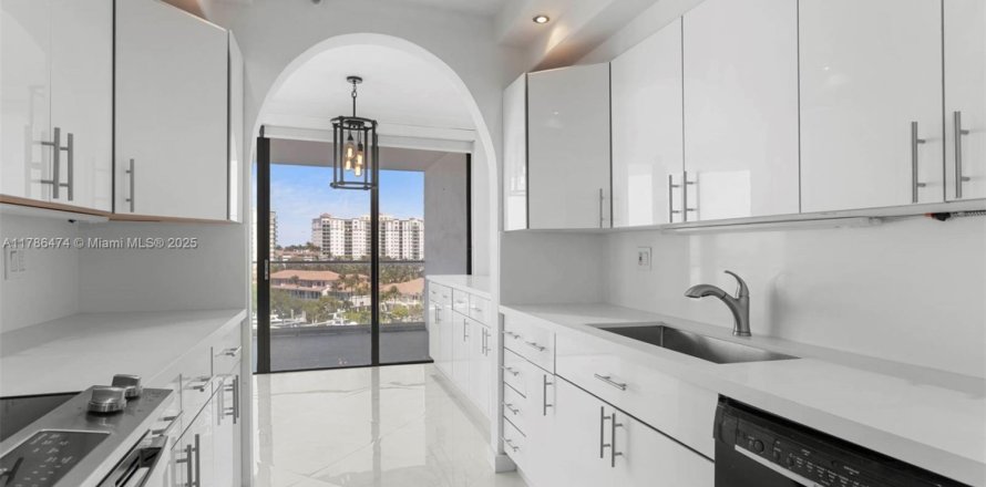 Condo in Aventura, Florida, 2 bedrooms  № 1863038