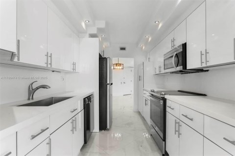 Condo in Aventura, Florida, 2 bedrooms  № 1863038 - photo 2