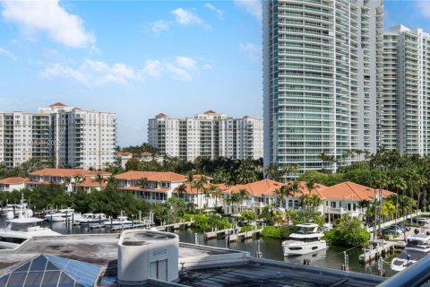 Condo in Aventura, Florida, 2 bedrooms  № 1863038 - photo 19