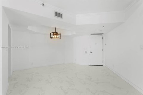 Condo in Aventura, Florida, 2 bedrooms  № 1863038 - photo 11
