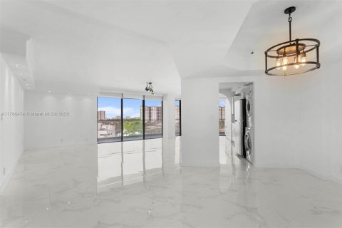 Condo in Aventura, Florida, 2 bedrooms  № 1863038 - photo 6