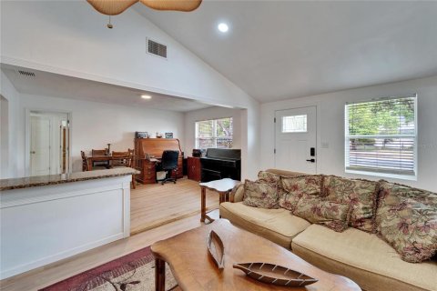 Casa en venta en Tampa, Florida, 3 dormitorios, 160.16 m2 № 1732316 - foto 21