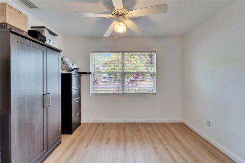 Casa en venta en Tampa, Florida, 3 dormitorios, 160.16 m2 № 1732316 - foto 8