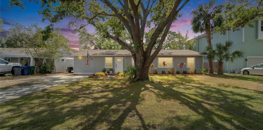 Casa en Tampa, Florida 3 dormitorios, 160.16 m2 № 1732316