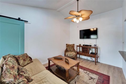 Casa en venta en Tampa, Florida, 3 dormitorios, 160.16 m2 № 1732316 - foto 22
