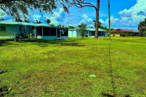 House in Fort Myers, Florida 3 bedrooms, 121.98 sq.m. № 1864448 - photo 26