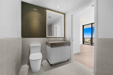 Condo in Miami Beach, Florida, 2 bedrooms  № 1480367 - photo 12