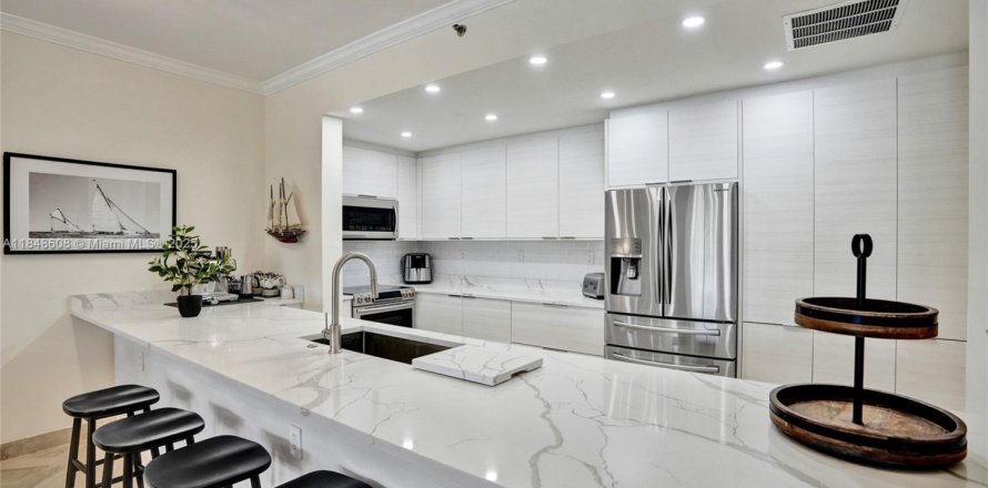 Condominio en Aventura, Florida, 3 dormitorios № 2089238